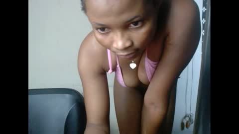 Snapshot of plumnjuicyx chatting on February 2025 07:27:01 AM plumnjuicyx online show from February 2025 07:27:01 AM