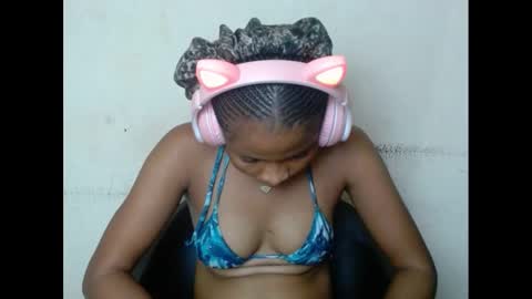 Snapshot of plumnjuicyx chatting on February 2025 01:44:01 PM plumnjuicyx online show from February 2025 01:44:01 PM