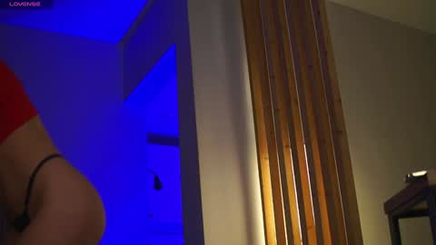 Ari online show from October 2025 04:46:01 AM