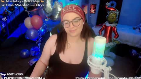 Snapshot of plutoprincess69 chatting on December 2024 08:02:02 AM Pluto Princess online show from December 2024 08:02:02 AM