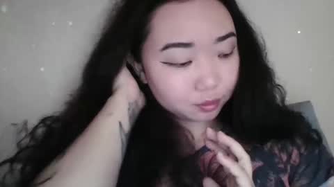 Snapshot of pocahontas654 chatting on April 2026 02:22:02 AM Erica online show from April 2026 02:22:02 AM