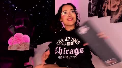 Willow                      Hours 12pm to 630pm Colombian time FRIDAY AND SUNDAY FREE DAYS online show from January 2025 05:59:01 PM