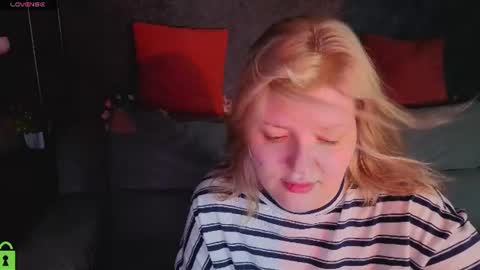 Snapshot of polly__mayer chatting on July 2026 01:08:01 AM Polly online show from July 2026 01:08:01 AM