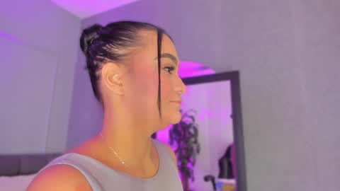 POLLY online show from November 2025 10:36:02 AM