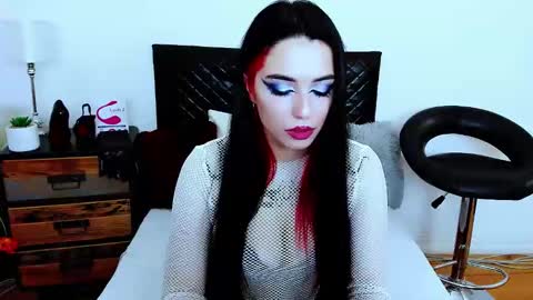 Polly online show from December 2024 03:19:01 AM