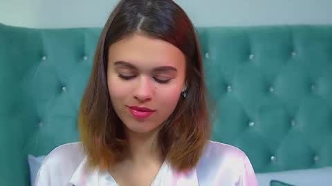 Polly online show from October 2025 06:19:01 AM