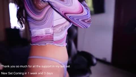 Snapshot of polvodeestrellas_ chatting on February 2025 05:23:02 PM - Help me Reach 100 thumbs up online show from February 2025 05:23:02 PM