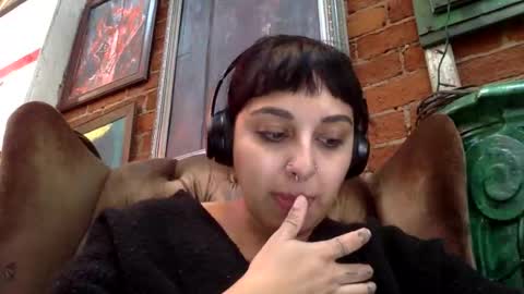 polymamii online show from February 2026 07:56:02 PM