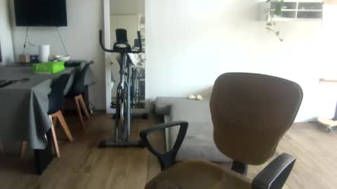 popopo0 online show from October 2025 07:03:02 PM