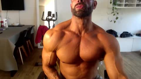 popopo0 online show from December 2025 10:46:02 AM