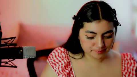 Snapshot of poppykens chatting on May 2026 09:01:01 PM Poppy Kensington online show from May 2026 09:01:01 PM