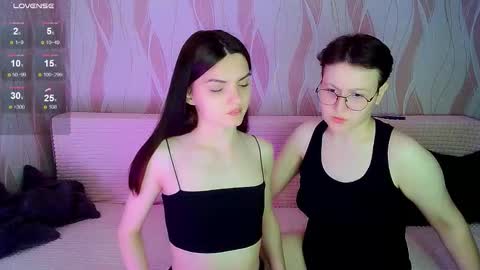 Snapshot of pornostendup chatting on September 2025 10:26:02 PM Ana and Tati online show from September 2025 10:26:02 PM