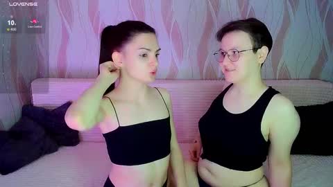 Snapshot of pornostendup chatting on October 2025 01:36:02 AM Ana and Tati online show from October 2025 01:36:02 AM