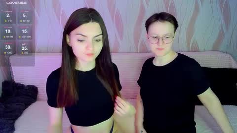 Ana and Tati online show from November 2025 08:19:01 PM