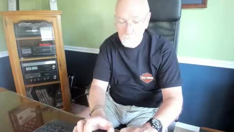 Snapshot of poundinmycock4u chatting on April 2026 02:43:01 PM PoundinMyCock4U online show from April 2026 02:43:01 PM