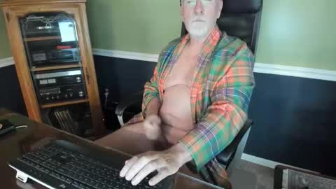 Snapshot of poundinmycock4u chatting on April 2026 11:24:02 AM PoundinMyCock4U online show from April 2026 11:24:02 AM