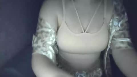 pralinne_ online show from February 2025 11:15:01 PM