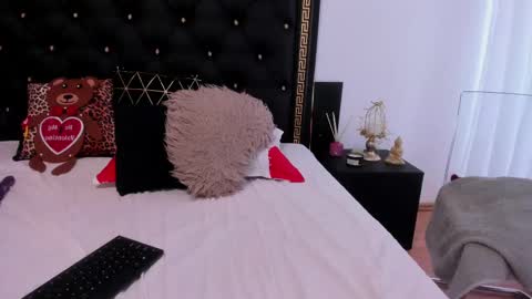 Ailyn online show from March 2025 11:40:01 AM