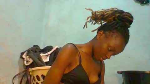 lynn online show from February 2026 07:01:02 PM