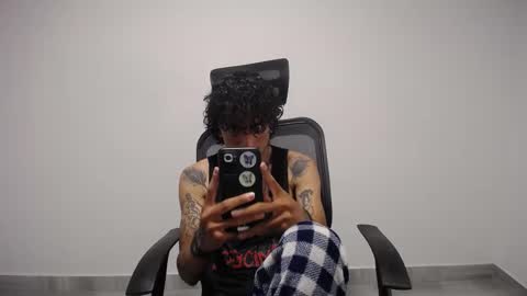 Plux online show from February 2025 03:01:02 AM