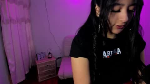 pretti scarlett online show from November 2025 11:58:01 AM