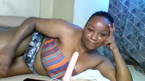 Snapshot of prettie_diva0 chatting on September 2025 12:10:01 PM Prettie diva online show from September 2025 12:10:01 PM