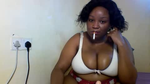 Snapshot of prettie_diva0 chatting on October 2025 12:35:01 PM Prettie diva online show from October 2025 12:35:01 PM