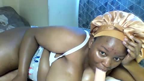 Snapshot of prettie_diva0 chatting on November 2025 12:27:02 PM Prettie diva online show from November 2025 12:27:02 PM