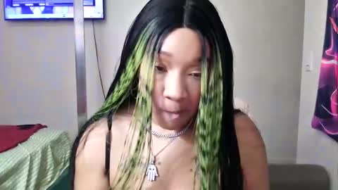 Yasmine pretty online show from November 2025 10:15:02 PM