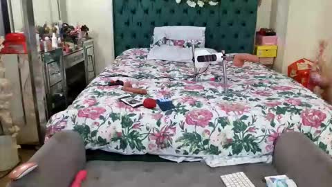 Yasmine pretty online show from March 2026 09:43:02 PM