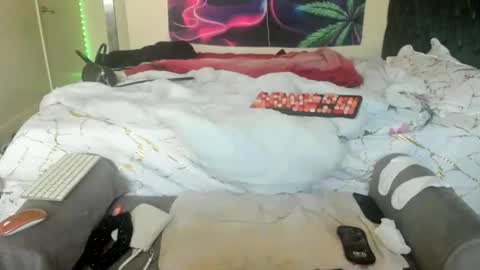 Yasmine pretty online show from April 2026 04:40:01 PM