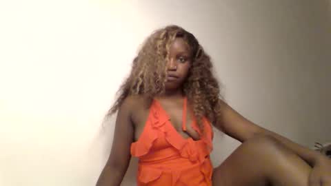 pretty_curvy99 online show from March 2026 06:33:01 PM
