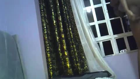 pretty_daniella online show from October 2025 04:08:02 PM