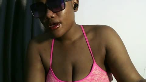 Snapshot of pretty_ebonymisstress chatting on July 2026 05:11:02 AM Mira online show from July 2026 05:11:02 AM