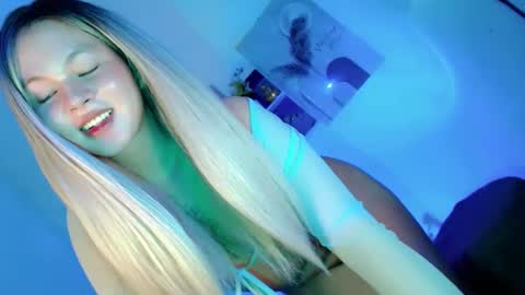 Flor online show from November 2025 05:06:01 AM