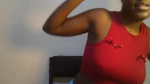 Snapshot of pretty_lucie chatting on April 2026 05:57:02 AM pretty_lucie online show from April 2026 05:57:02 AM