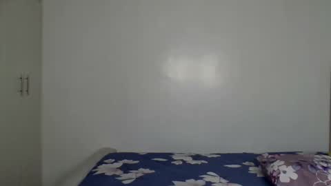 pretty luv1 online show from December 2025 09:42:01 PM