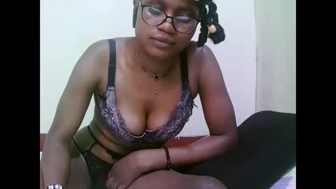 Snapshot of pretty_mellan chatting on January 2025 11:45:01 PM pretty_mellan online show from January 2025 11:45:01 PM