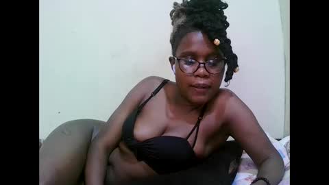 Snapshot of pretty_mellan chatting on February 2025 02:24:01 PM pretty_mellan online show from February 2025 02:24:01 PM