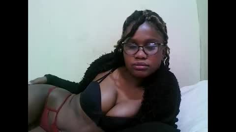 Snapshot of pretty_mellan chatting on February 2025 03:27:01 AM pretty_mellan online show from February 2025 03:27:01 AM