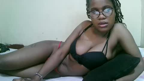 Snapshot of pretty_mellan chatting on February 2025 11:06:02 AM pretty_mellan online show from February 2025 11:06:02 AM