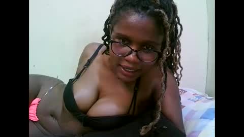 Snapshot of pretty_mellan chatting on February 2025 05:37:02 PM pretty_mellan online show from February 2025 05:37:02 PM