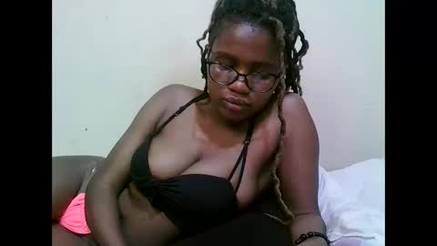 Snapshot of pretty_mellan chatting on March 2025 01:17:02 AM pretty_mellan online show from March 2025 01:17:02 AM