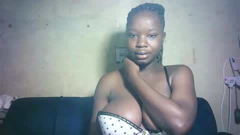 pretty_milan online show from February 2026 07:48:01 AM