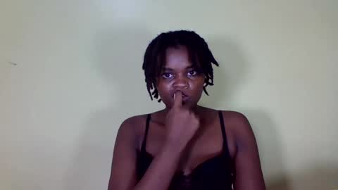 pretty_miya online show from December 2024 04:58:01 PM