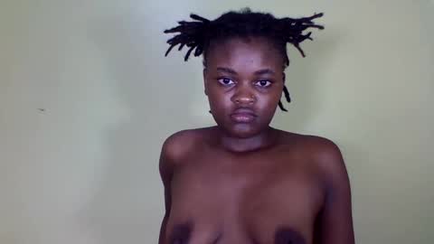 pretty_miya online show from December 2024 12:01:02 PM