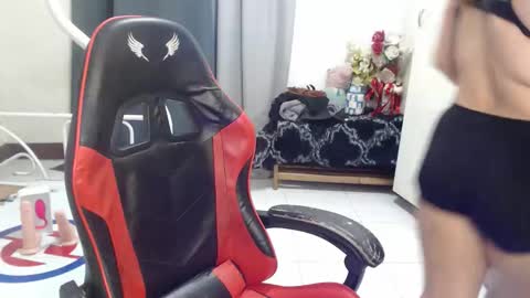 Snapshot of pretty_nicoleee chatting on February 2026 02:27:02 PM Its me NicoLe online show from February 2026 02:27:02 PM