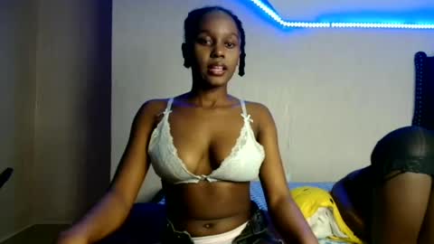 Snapshot of pretty_nyra chatting on July 2026 04:19:01 AM Nyra online show from July 2026 04:19:01 AM
