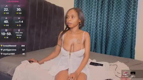 Snapshot of pretty_peshy chatting on June 2026 07:13:01 AM pretty_peshy online show from June 2026 07:13:01 AM