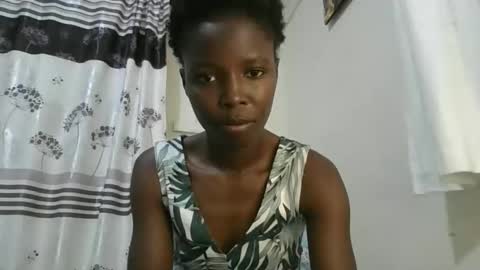 pretty_petite_ebony online show from November 2025 05:39:01 AM